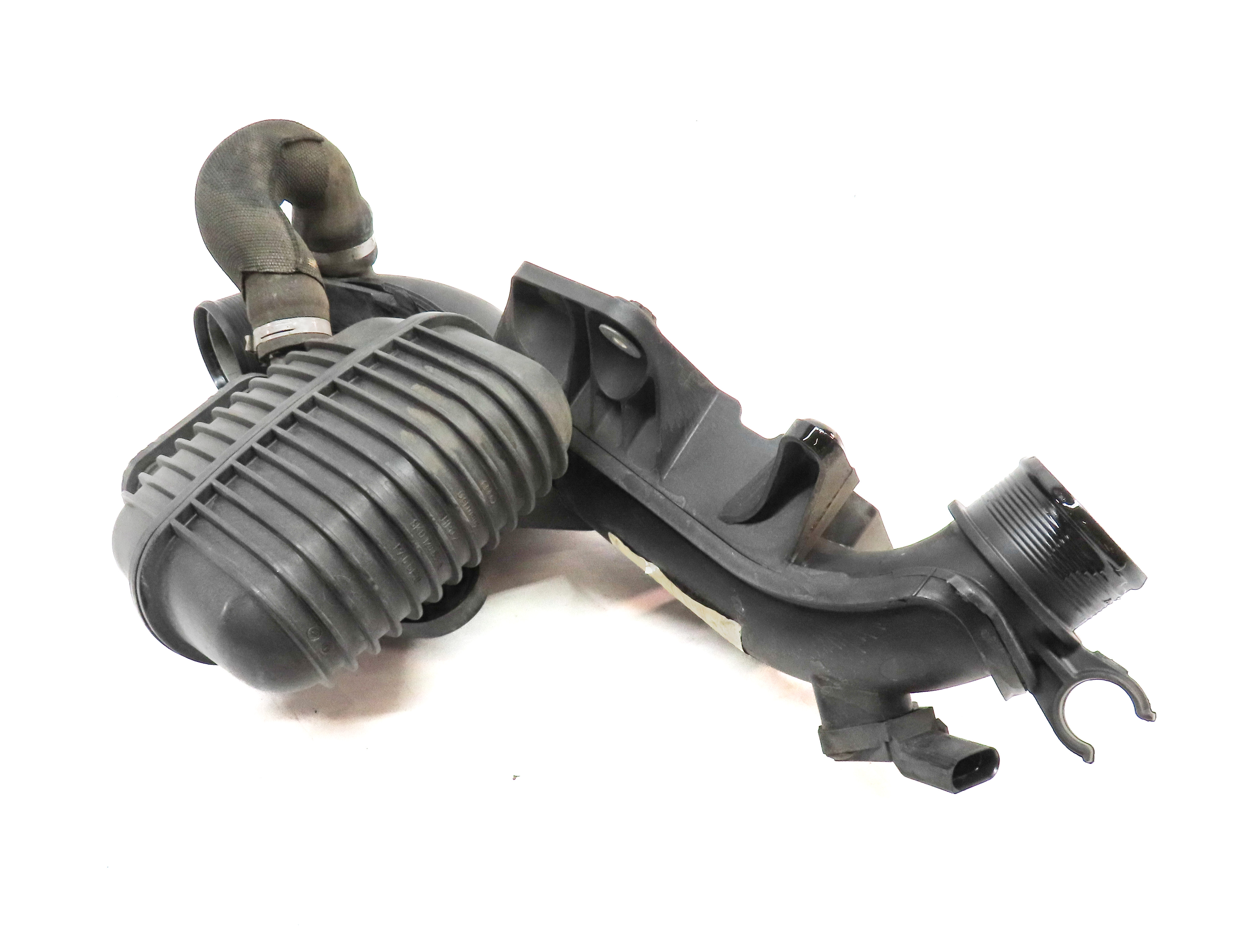 13 AUDI A5 (B8 8T) 2.0L (CPMA) ENGINE INTERCOOLER PRESSURE PIPE HOSE DAMPER BOX — exact item pictured